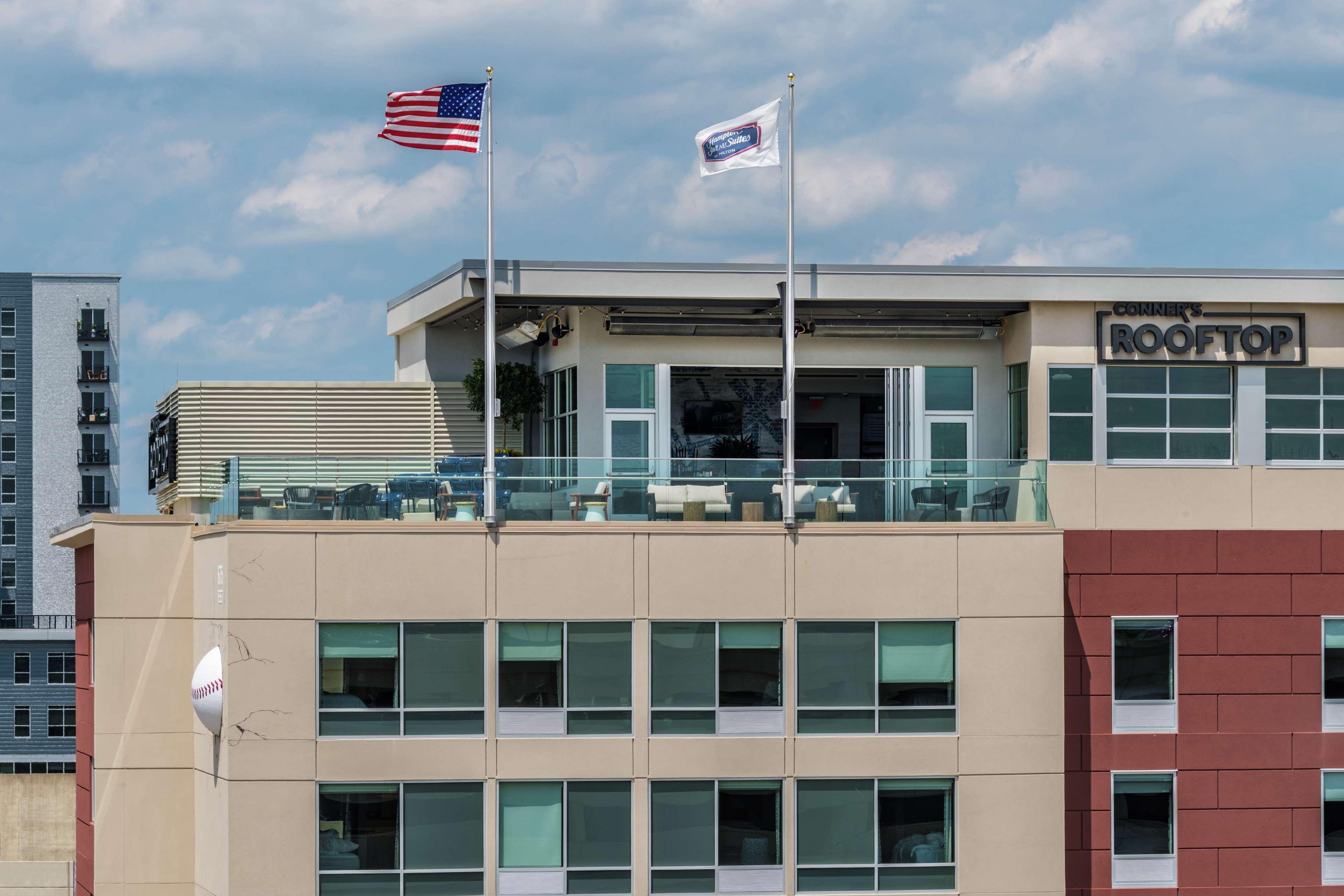 Hampton & Wayne Downtown Hotel