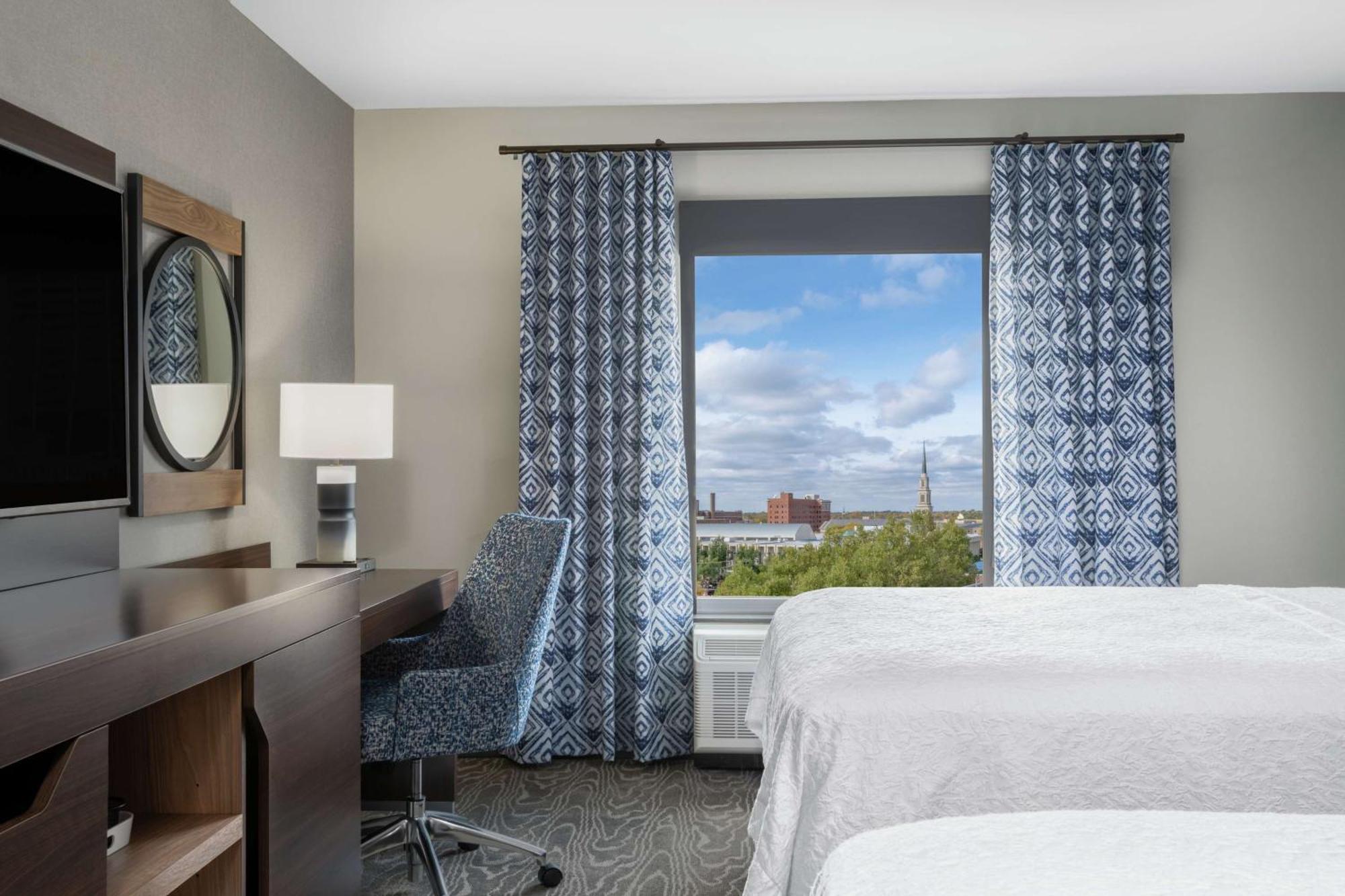 Hampton & Wayne Downtown Hotel 3*